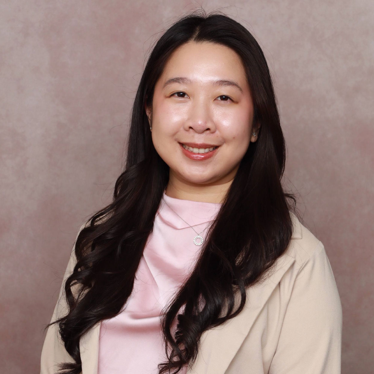 jessica tran headshot